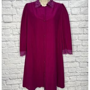 Vintage Vanity Fair Short Sleeve Robe Purple Size S House Coat Lace Collar 60s